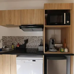 Appartamento Neuf, Parfaitement Situé 6min Cv-8min Gare, Arles