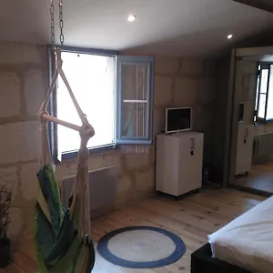 Duplex En Pierre Proche Des Arenes Appartement